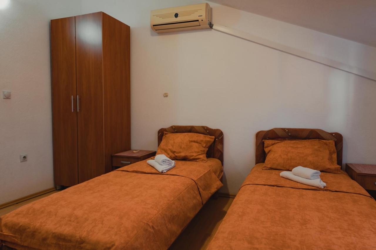 Apartments Djukic Tivat Exterior photo