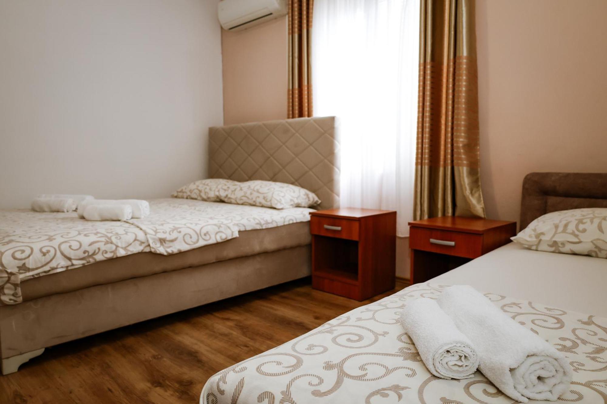 Apartments Djukic Tivat Exterior photo