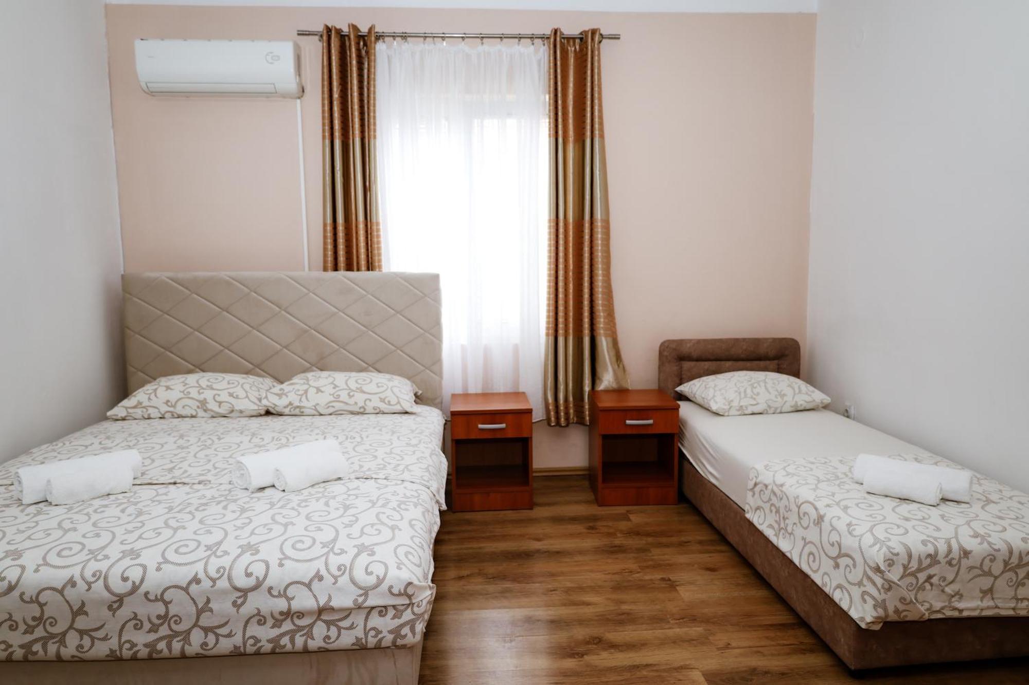 Apartments Djukic Tivat Exterior photo