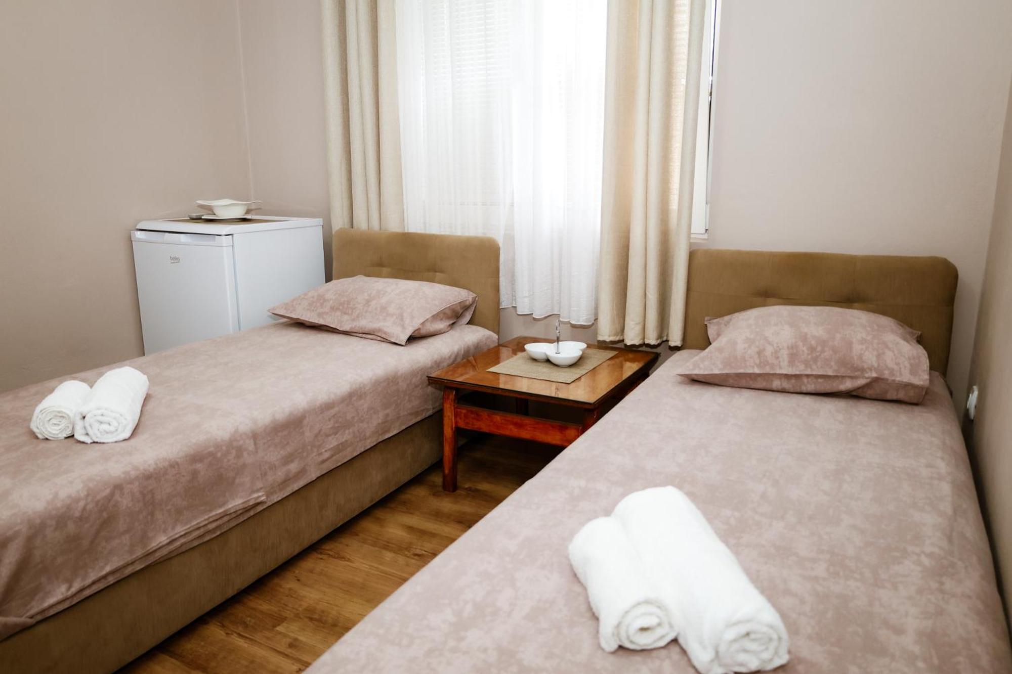 Apartments Djukic Tivat Exterior photo
