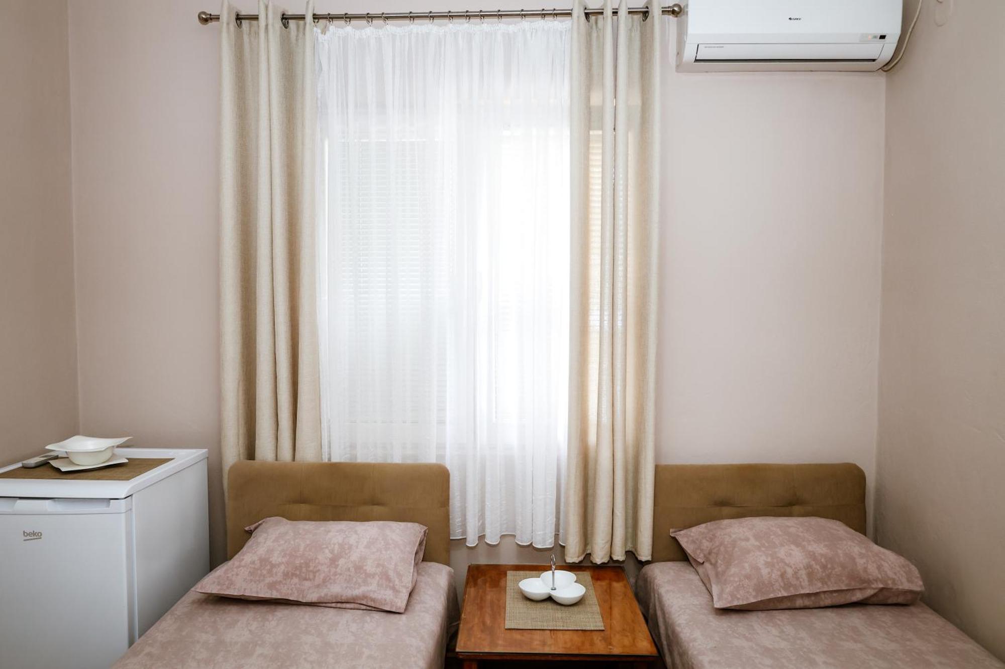 Apartments Djukic Tivat Exterior photo