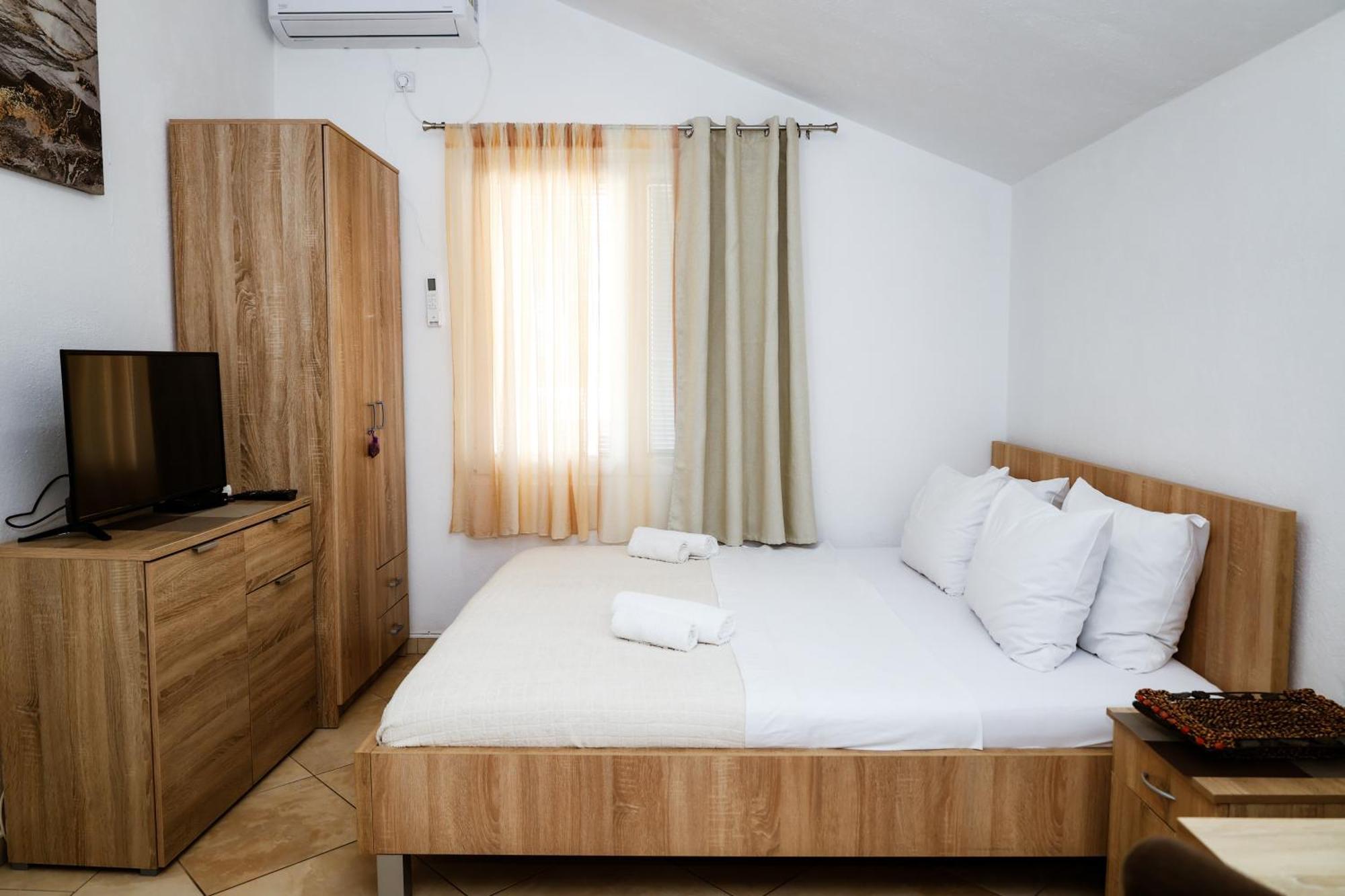 Apartments Djukic Tivat Exterior photo