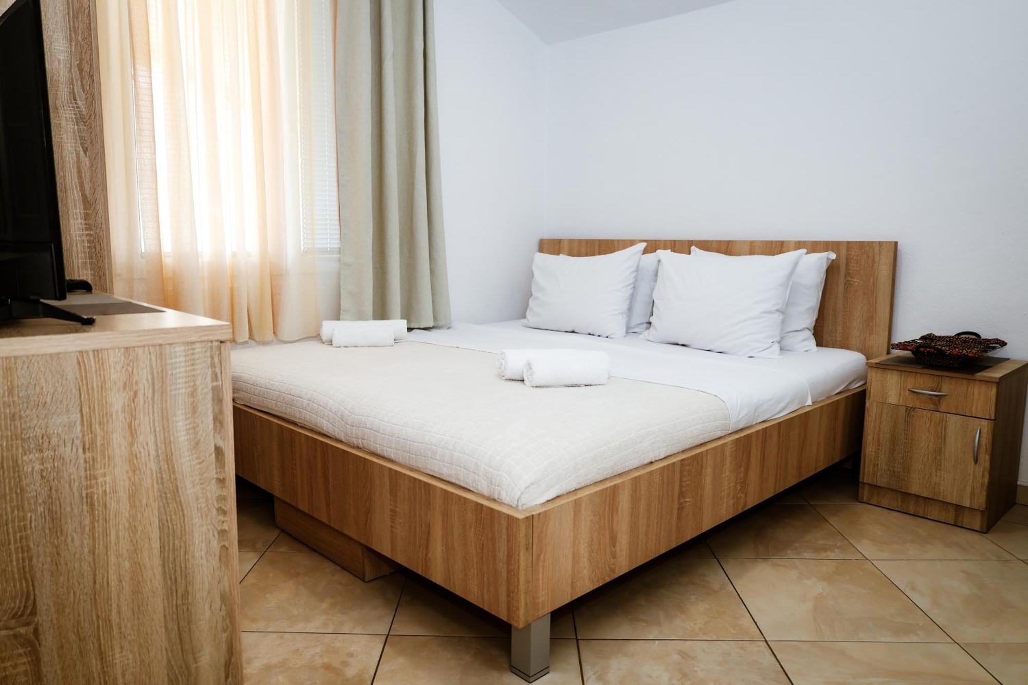 Apartments Djukic Tivat Exterior photo